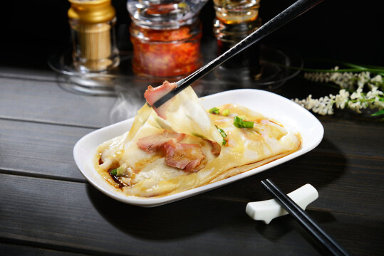 barbecued pork sausage rice roll